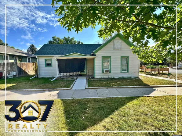 201 Leiter Ave, Lingle, WY 82223