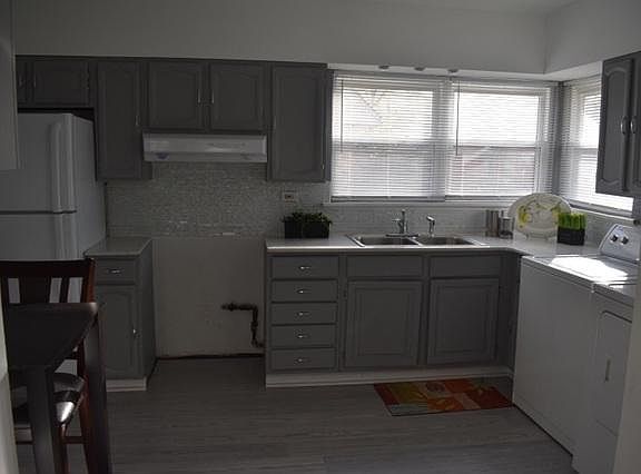 4th image of 17048 Oakwood Ave