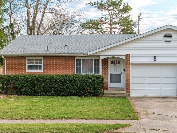 3rd image of 90 Jeanette Ave