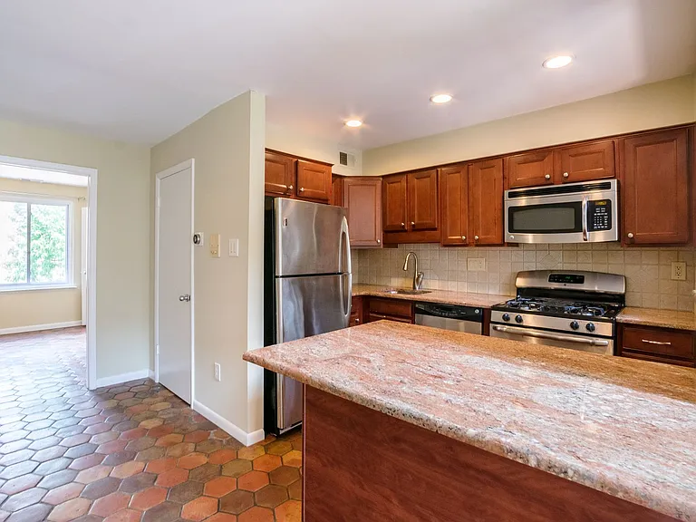 801 Addison St #B — Photo 26
