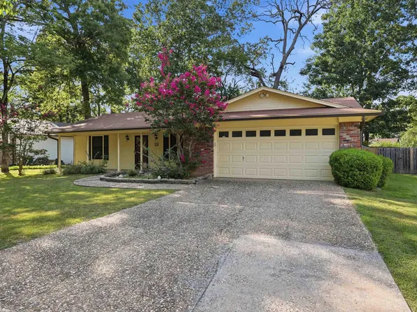 6 Orange Blossom Cir, Little Rock, AR 72210