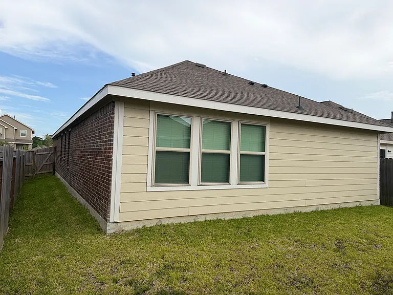 6313 Barrington Cliff Trl — Photo 13