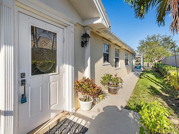 5th image of 9283 SE Hawks Nest Ct