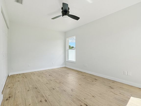 3rd image of 1441 Eldron Blvd SE