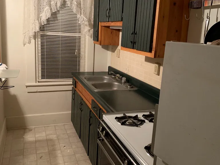 302B N Montgomery St — Photo 5