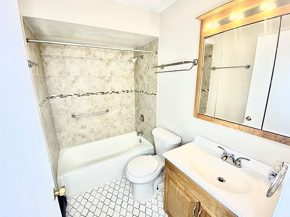 5th image of 11804 S Komensky Ave APT 102