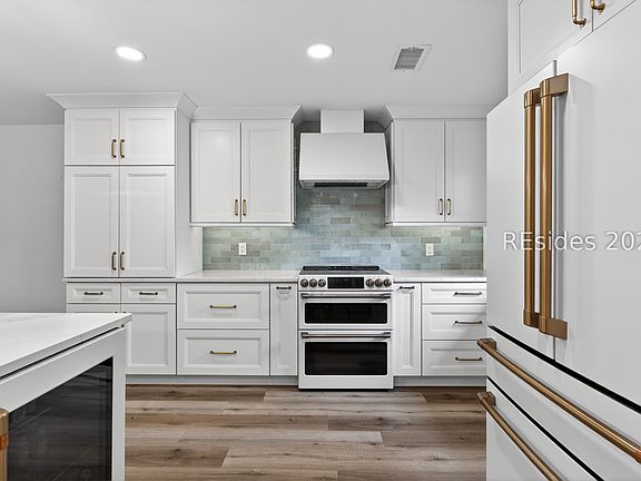 5th image of 45 Queens Folly Rd APT 617