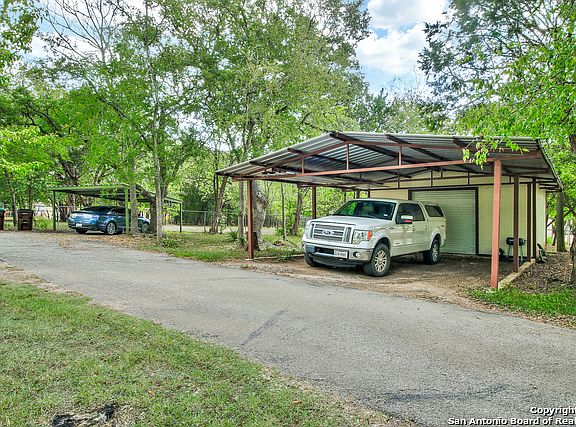 4th image of 28522 Windwood Dr E