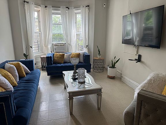 4th image of 196 Grant Ave Floor 1