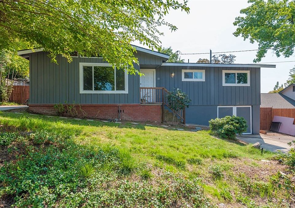 1st image of 22 Oak Park Way