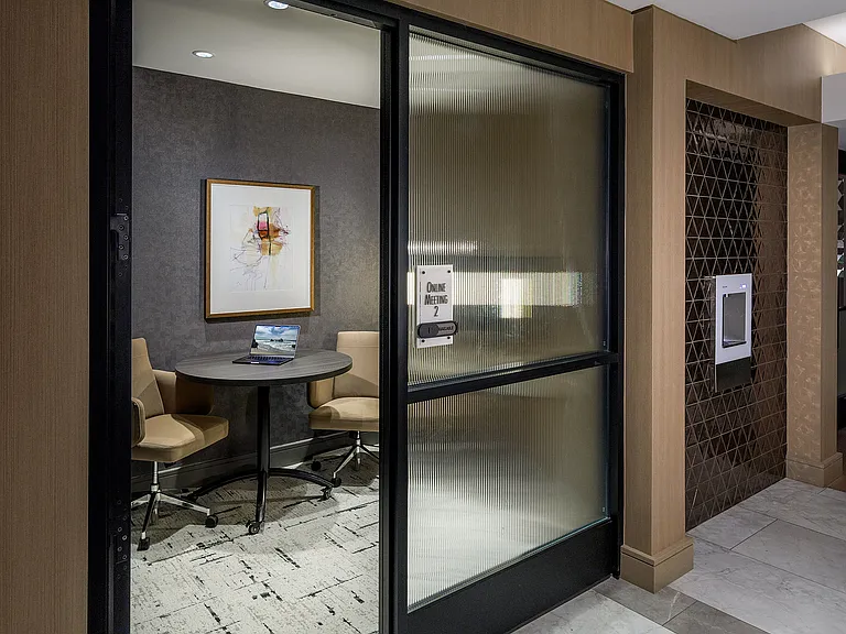 Hanover Burlingame — Photo 10