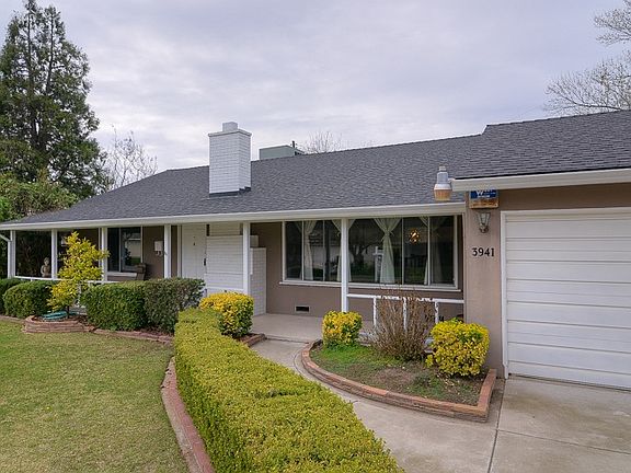 3rd image of 3941 Rosemary Cir