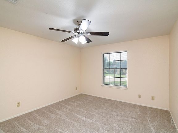 4th image of 6203 Circo Dr