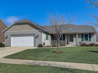 709 Belmont Dr, Watertown, WI
