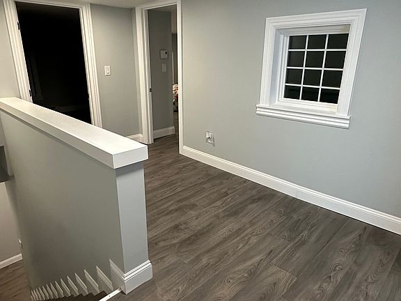 4th image of 210 N Monroe St APT 1
