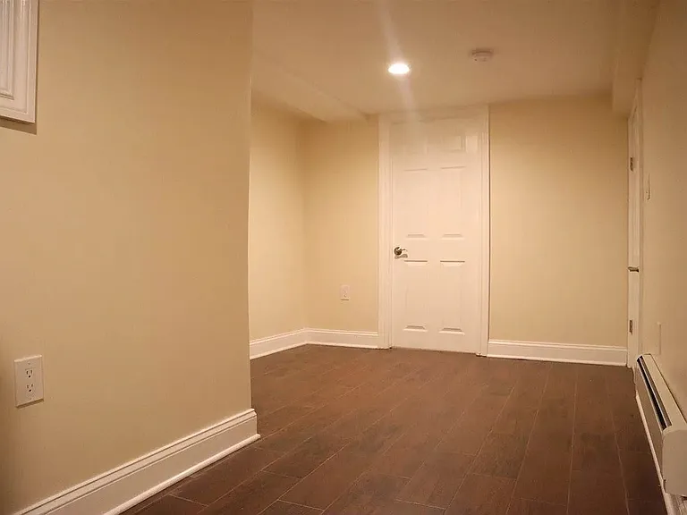 408 Woodlawn Ave #1 — Photo 14