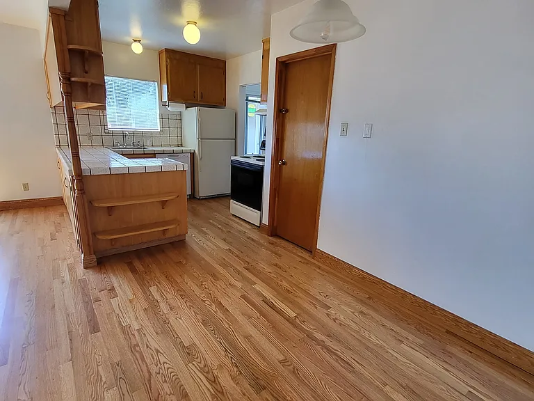 906 Balra Dr — Photo 28