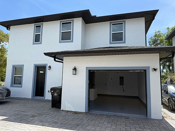 4th image of 2933 E Central Blvd