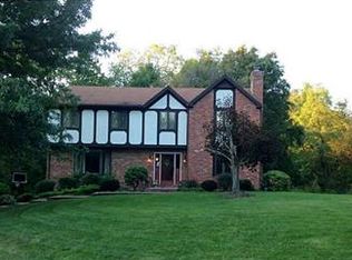 1411 Rostron Dr, Pittsburgh, PA 15241