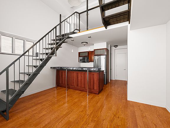 4th image of 75 Kingsland Ave APT 4A