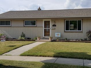 2434 W Halsey Ave, Milwaukee, WI 53221