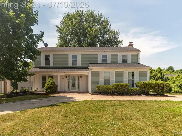 5994 Kingsfield Dr, West Bloomfield, MI 48322