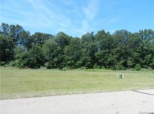 21800 Celestial Cir, Pinckney, MI 48169
