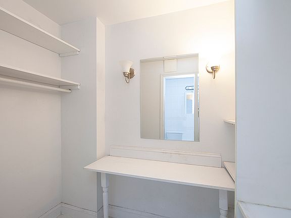 4th image of 233 E 32nd St APT 3D