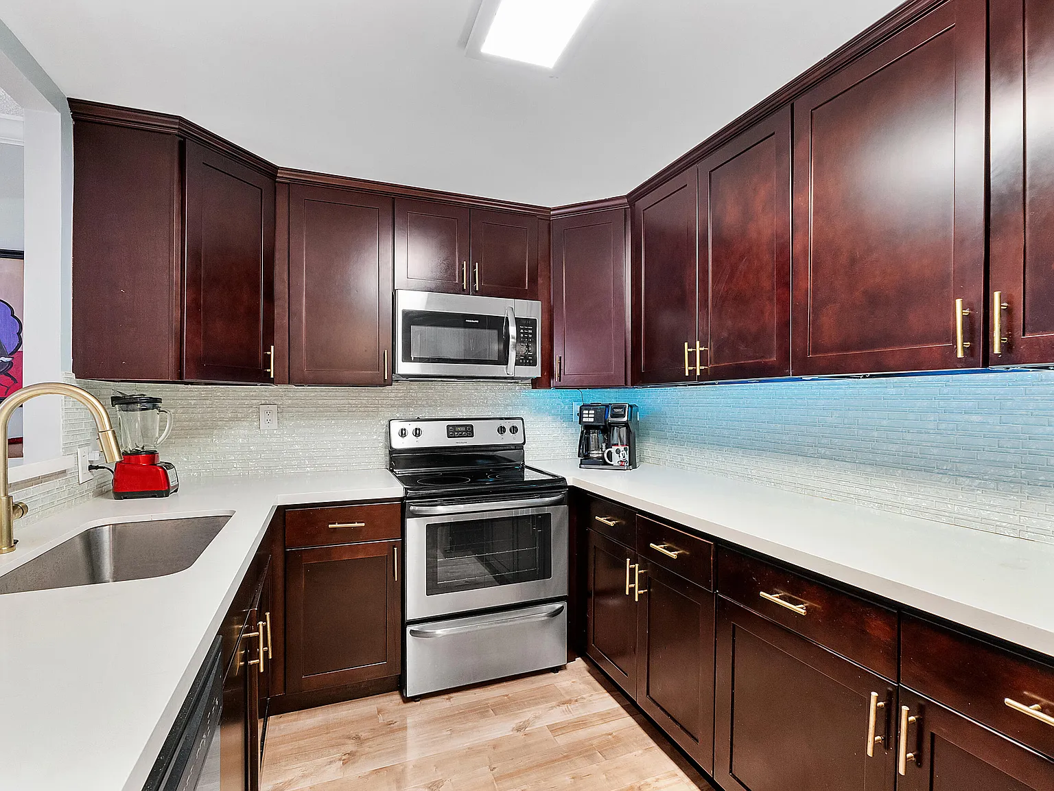 1 bed, 1.5 bath, 900 sqft, $1,750 — Photo 4