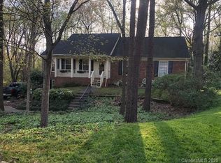 406 Scarborough Ln, Matthews, NC 28105