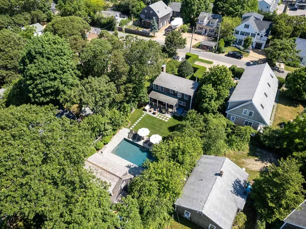 56 Pinehurst Rd, Edgartown, MA 02539