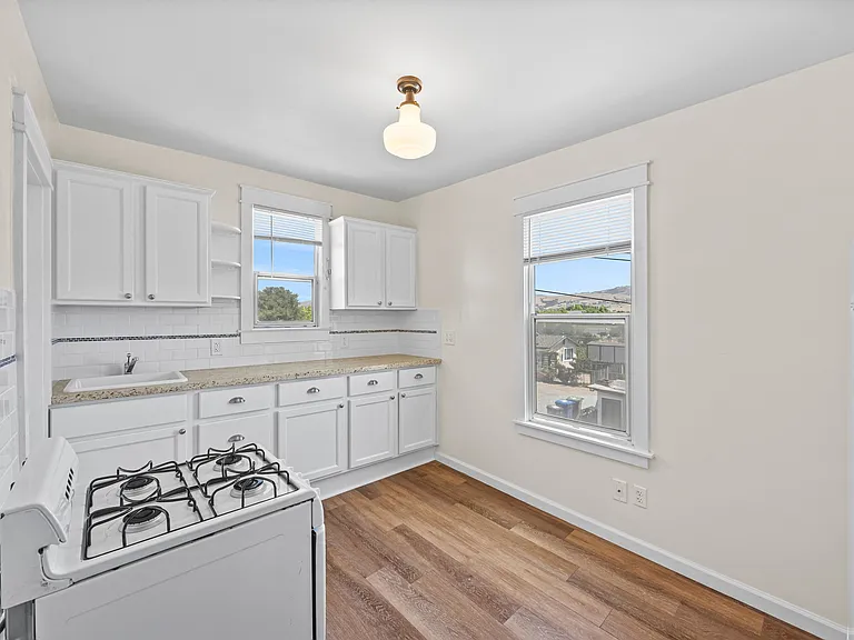 35 North St #B — Photo 20