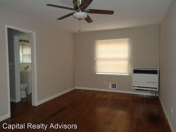 2nd image of 922 E 2nd St #9