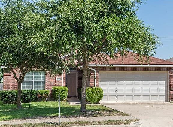 3rd image of 15115 Lantern Dr