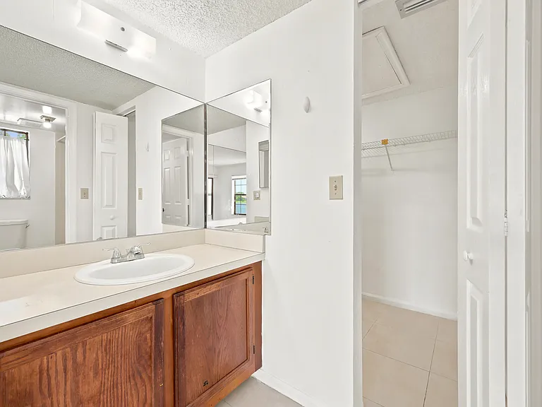 2600 Greenwood Ter #G201 — Photo 15