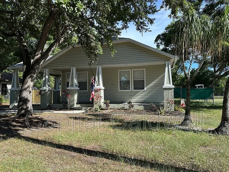 3 bed, 2.0 bath, 1614 sqft, $2,150 — Photo 2