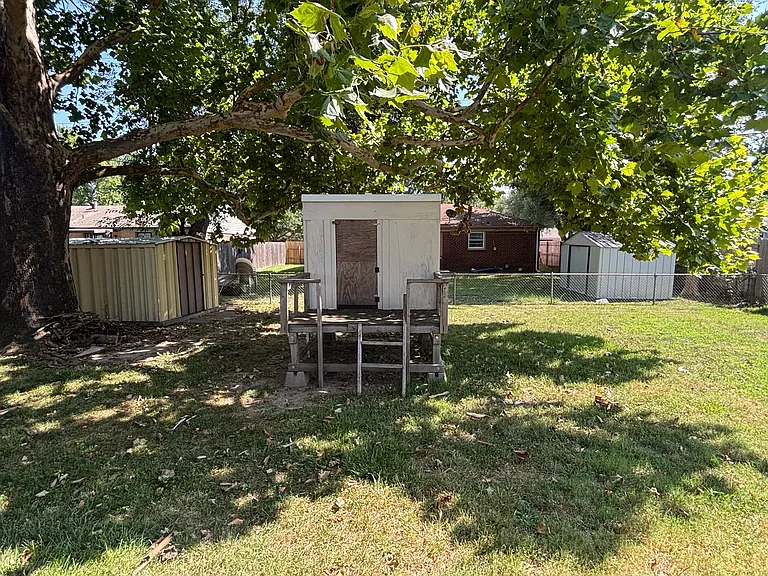1321 E Wassall St — Photo 12