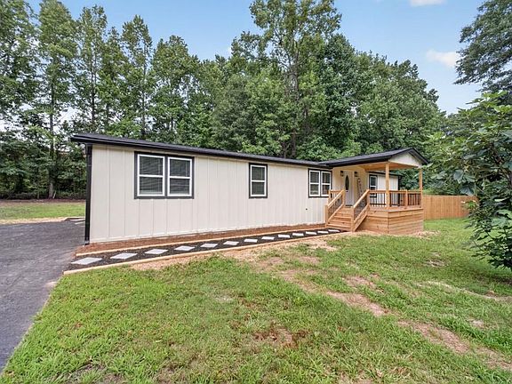 3rd image of 3955 Pecan St