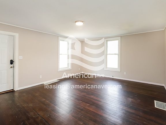 1417368_003_wm_-_living_room_13602563.jpg