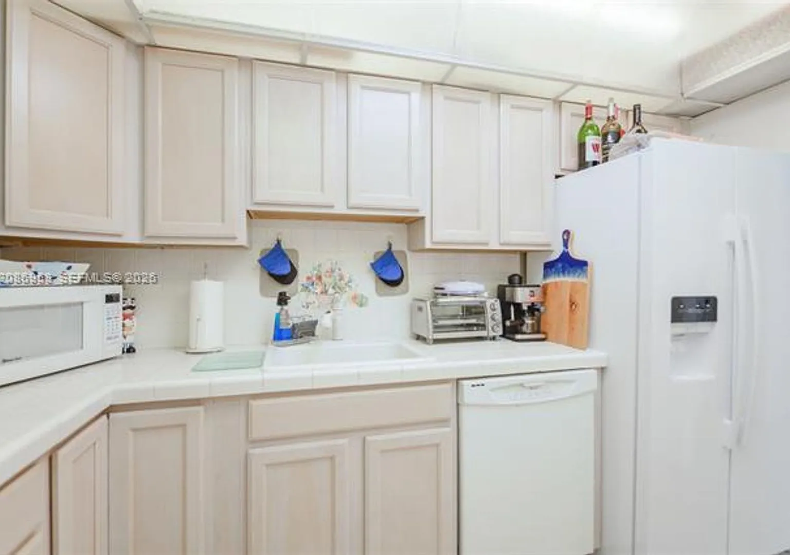 1950 S Ocean Dr cu-18B, Hallandale Beach, FL 33009 — Photo 2