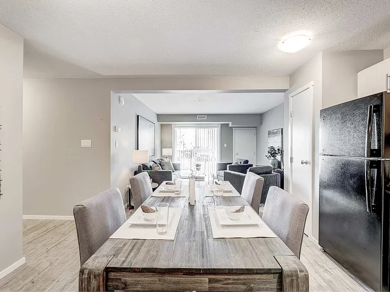 1640 Sycamore Dr — Photo 5