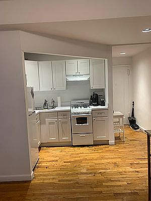 2nd image of 172 E 92nd St APT 2E