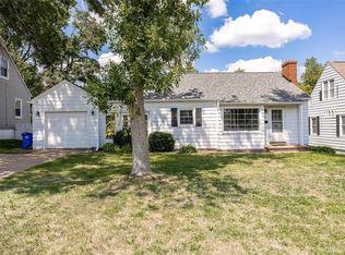 1068 27th St NE, Cedar Rapids, IA 52402