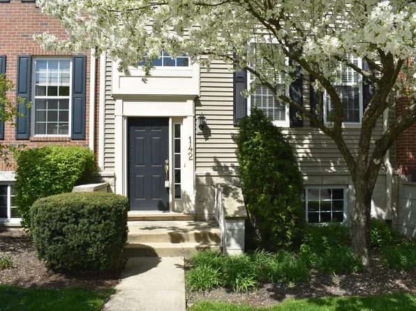 142 Willow Blvd, Willow Springs, IL 60480