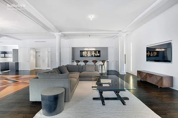 Sold by Sotheby's International Realty | media 3