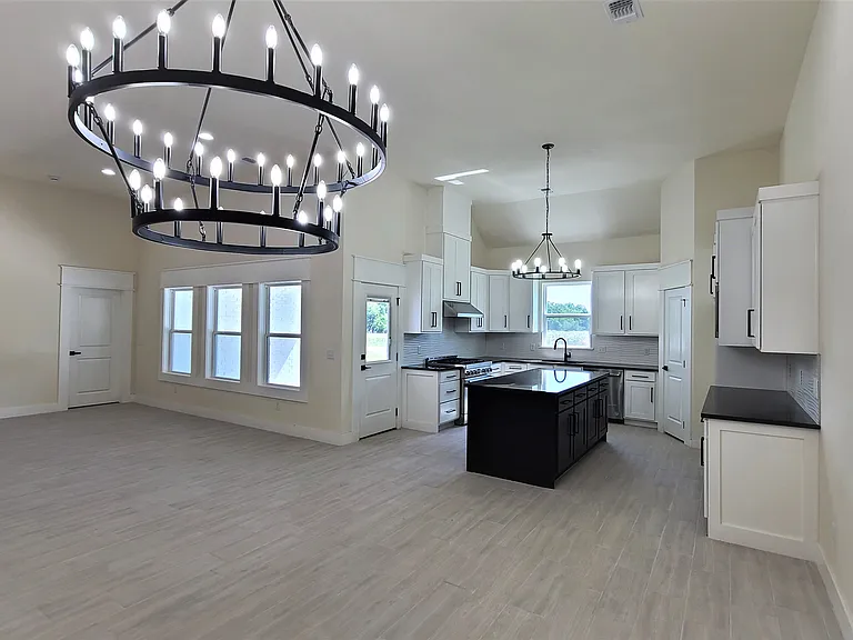 108 Tralee Ct — Photo 33