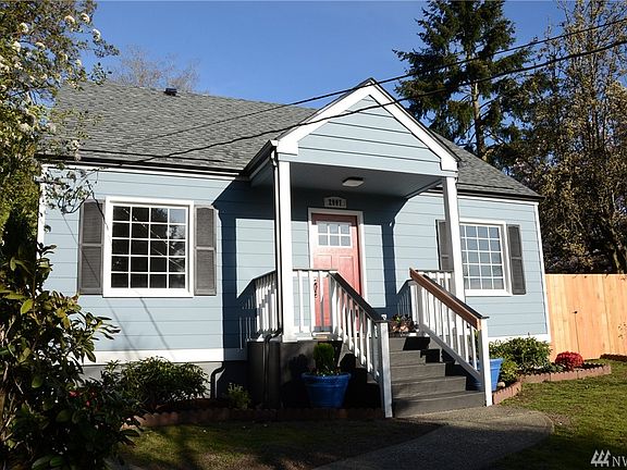 2nd image of 2907 Louise Ave W
