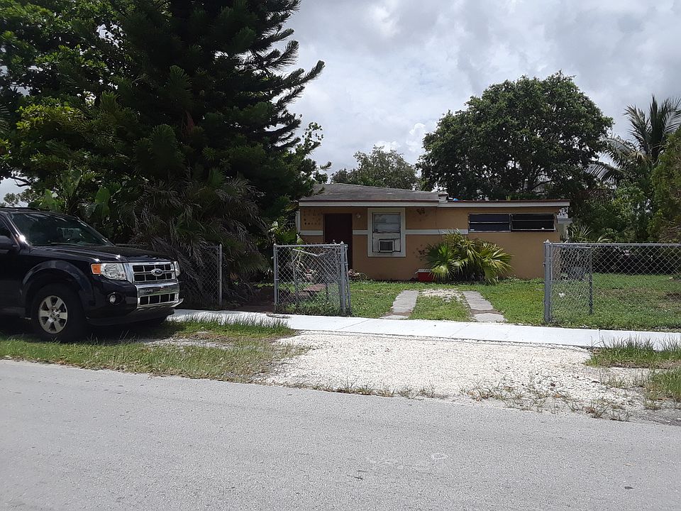 1st image of 2900 NW 164th Ter