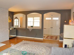 300 Chesapeake Dr, Great Falls, VA 22066