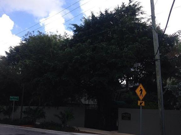 4th image of 980 NW North River Dr #23